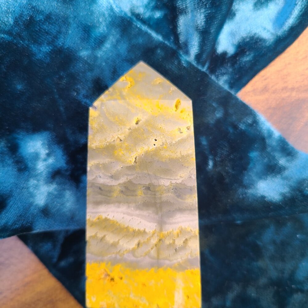 Crystal Tower - Bumblebee Jasper - use for intention setting or meditation - Picture 6 of 6